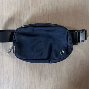 Lululemon belt bag